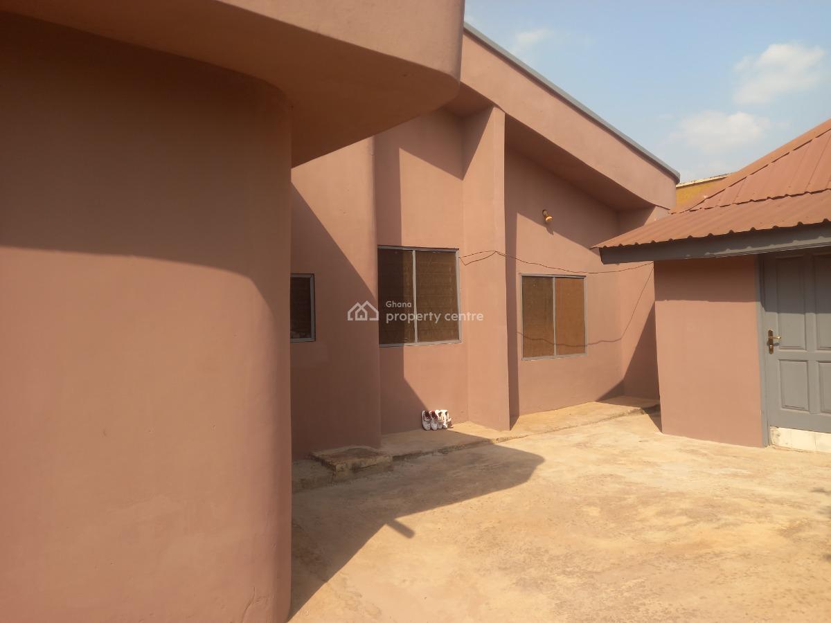 9 Bedrooms, Abuakwa, Near Sofoline Kwadaso, Kumasi Metropolitan, Ashanti, House for Sale