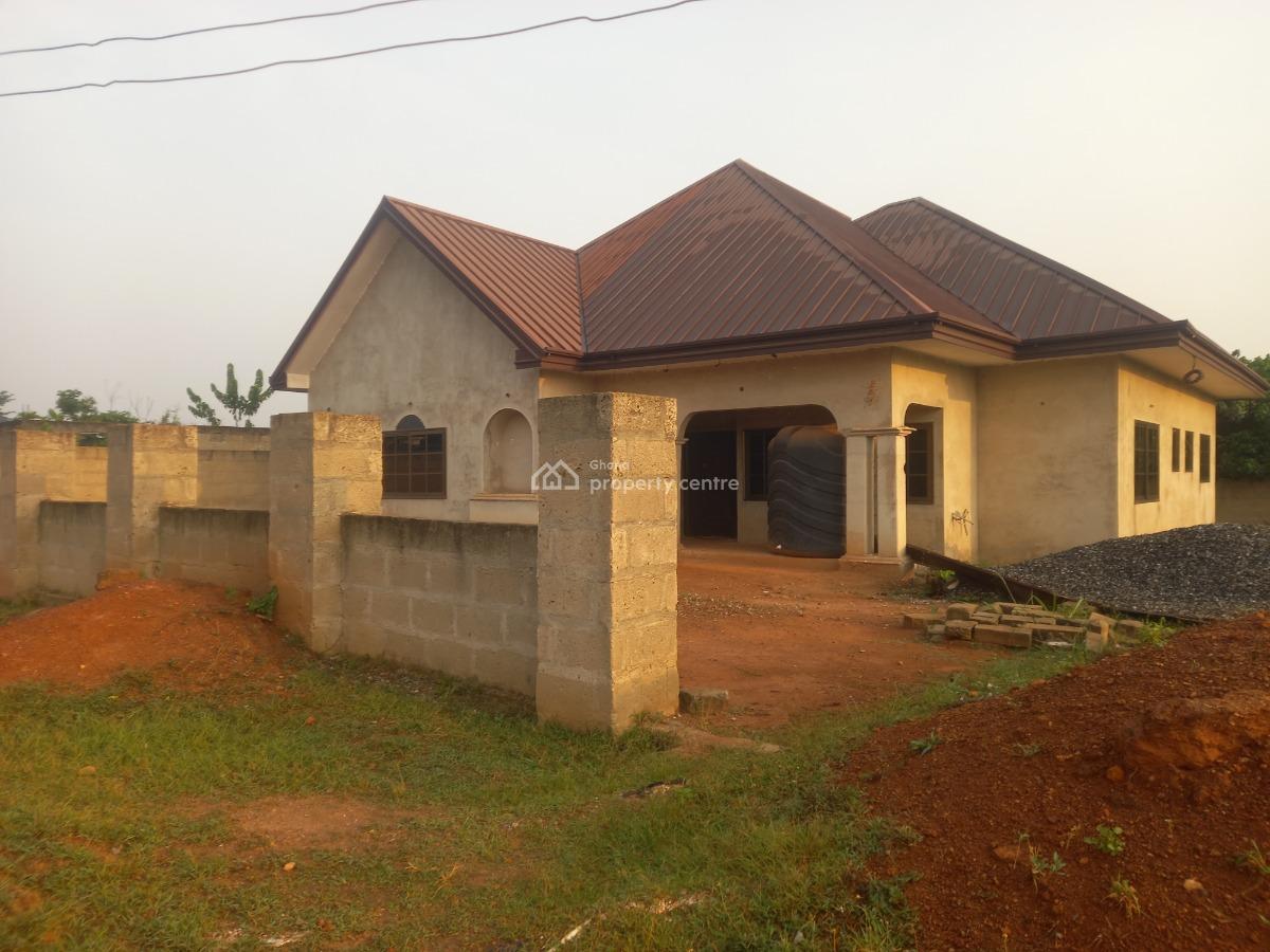 3 Bedrooms, Donyina Saapeh, on Emina Boadi Road., Kumasi Metropolitan, Ashanti, House for Sale