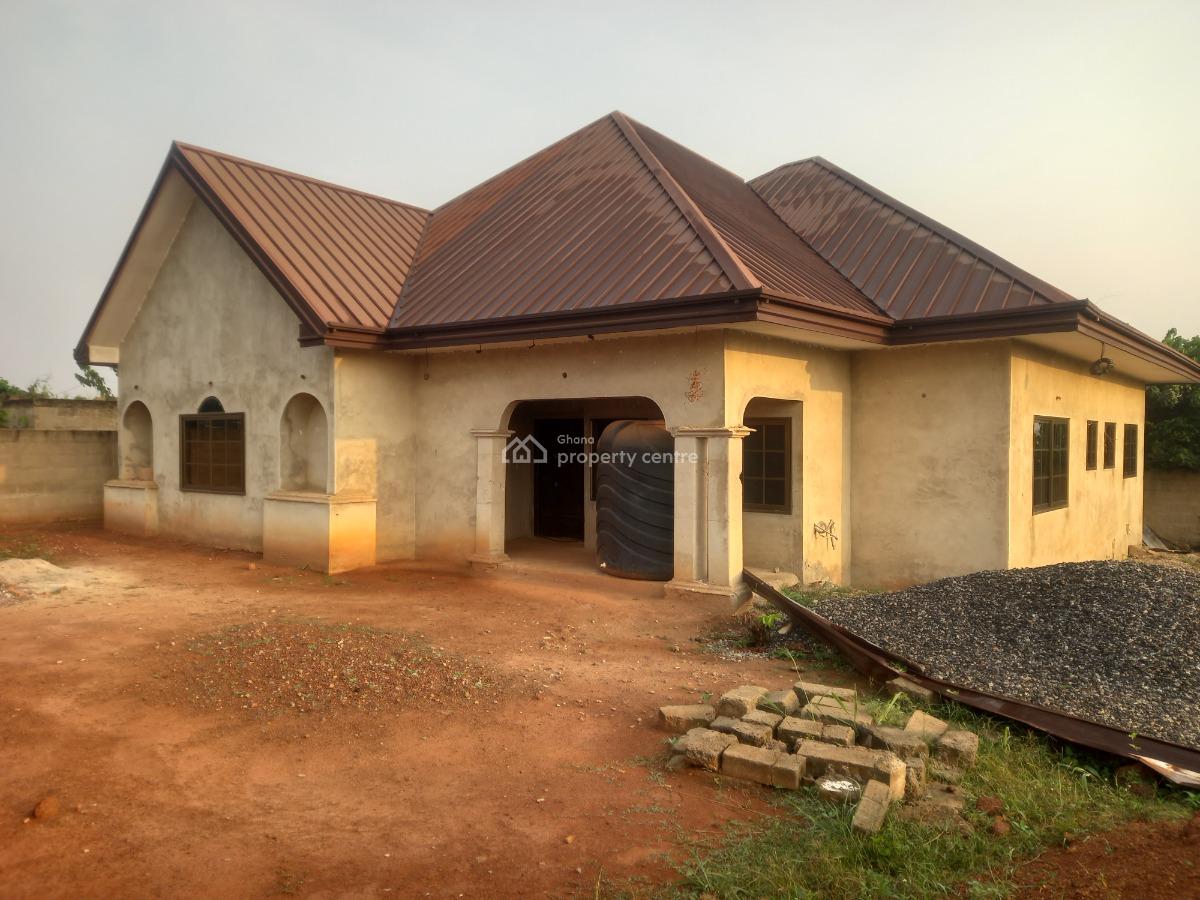 3 Bedrooms, Donyina Saapeh, on Emina Boadi Road., Kumasi Metropolitan, Ashanti, House for Sale