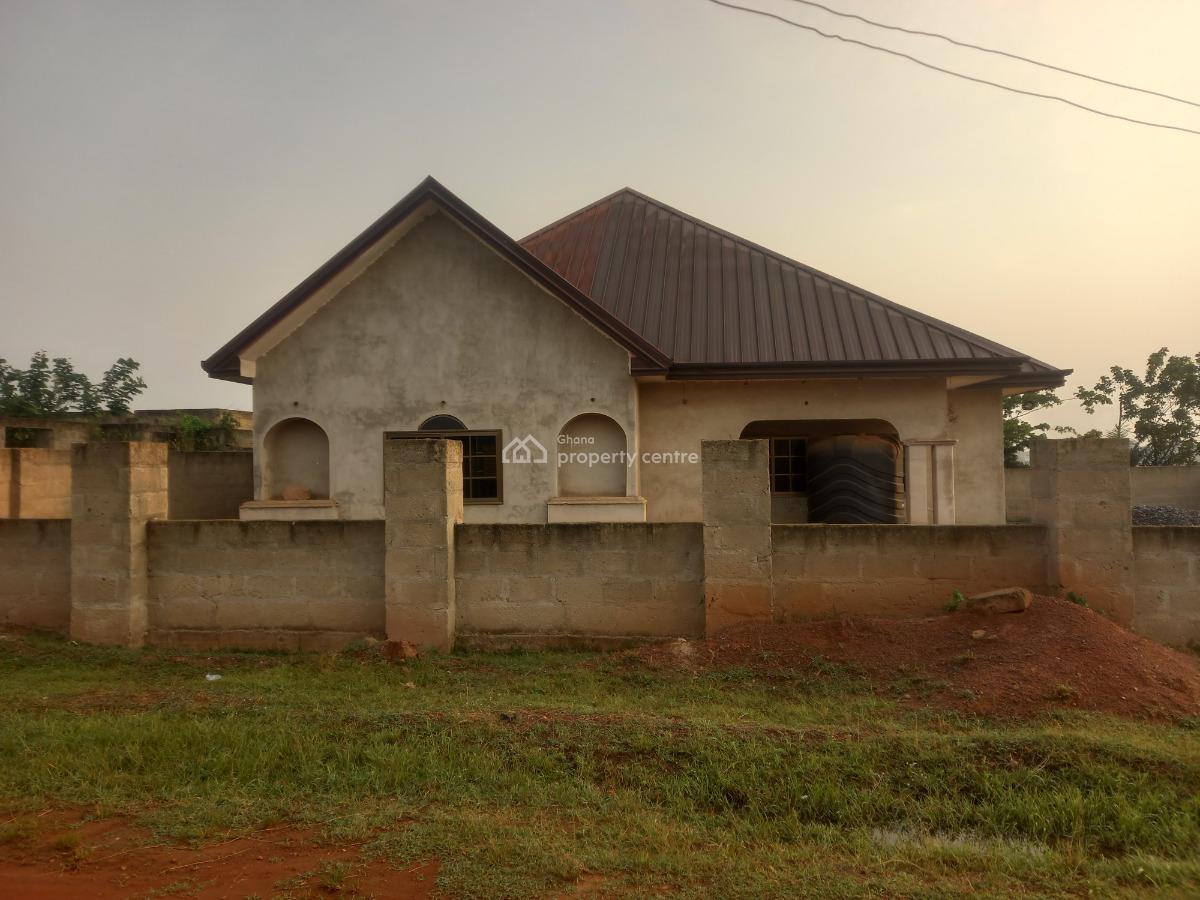 3 Bedrooms, Donyina Saapeh, on Emina Boadi Road., Kumasi Metropolitan, Ashanti, House for Sale