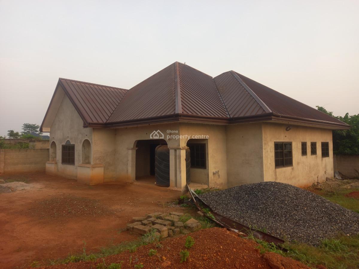 3 Bedrooms, Donyina Saapeh, on Emina Boadi Road., Kumasi Metropolitan, Ashanti, House for Sale