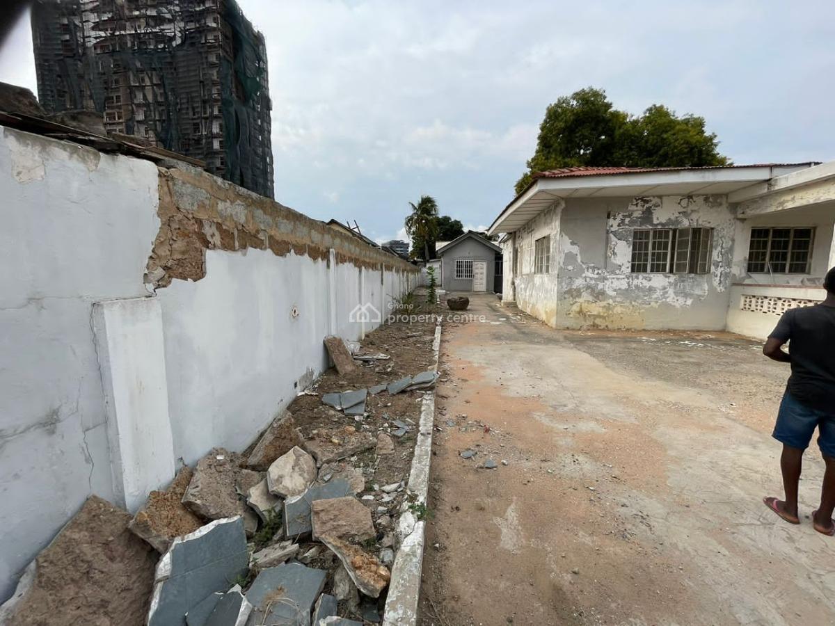 0.2 Acre Semi Completed House, Osu, Accra, Commercial Property for Sale