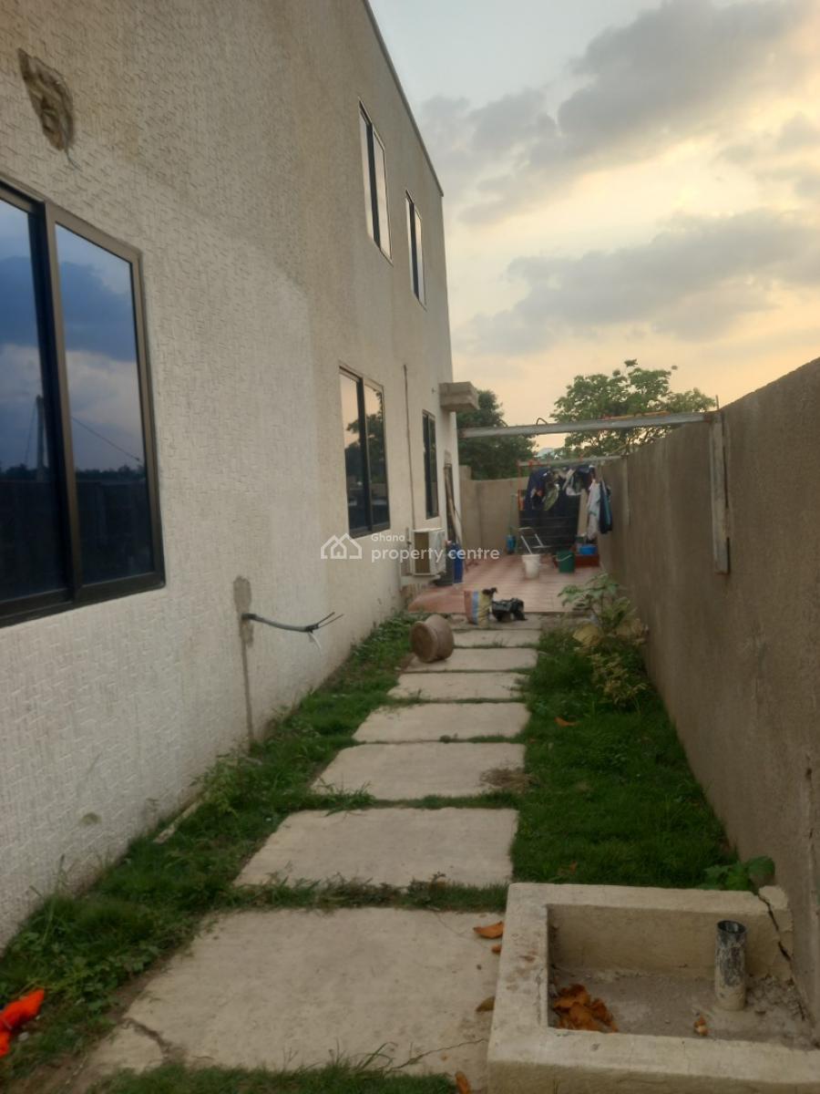 Luxury 4 Bedrooms, Kwabre, Ashanti, House for Sale