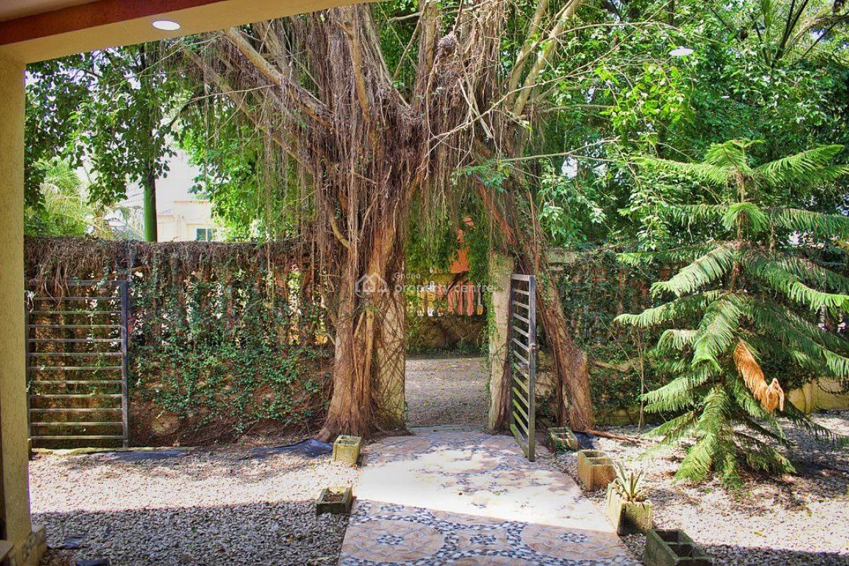 Modern 3 Bedroom Fully Furnished House - Property Id: Cc-1001, Cape Coast Jukwa Road, Mpeasem Behind Waec Building, Cape Coast Metropolitan, Central Region, Semi-detached Duplex Short Let