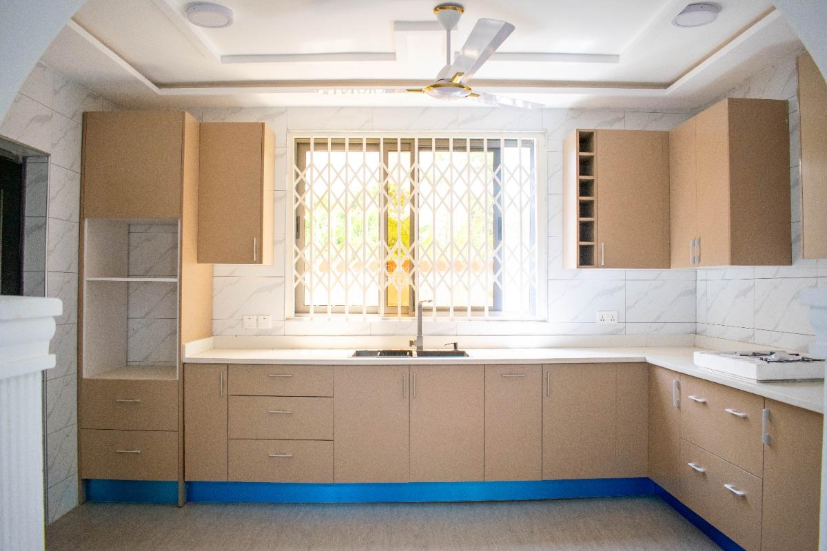 Luxury 5 Bedroom Mansion - Property Id: Cc-1008, Cape Coast, Mpeasem Behind Bliss International School, Cape Coast Metropolitan, Central Region, Semi-detached Duplex for Sale