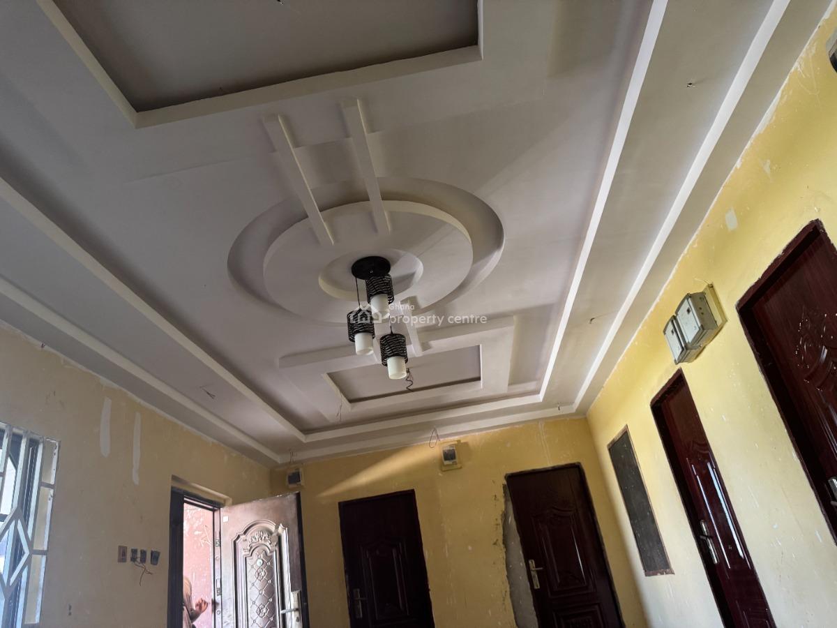 7 Bedroom Self Contain Hostel, Townhall, Effutu Municipal, Central Region, Detached Bungalow for Sale