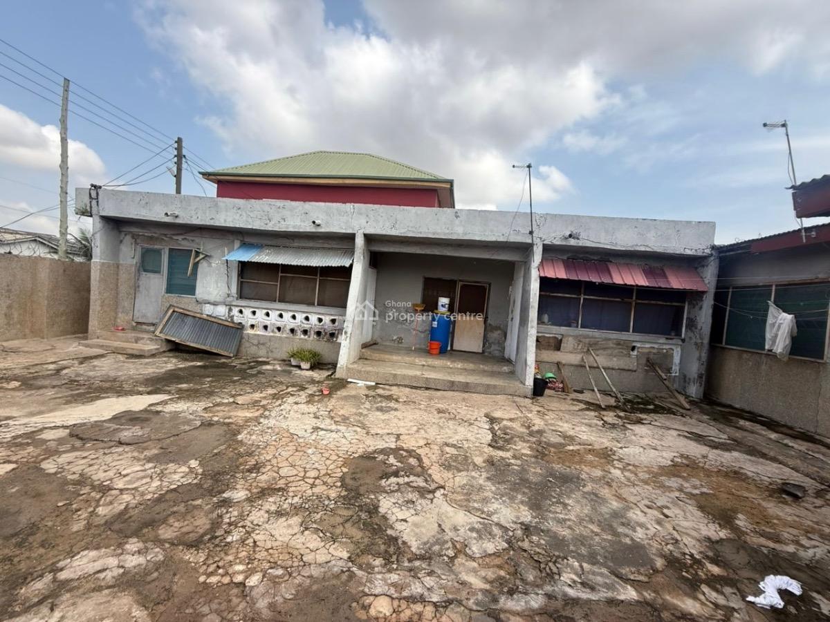 3 Bedrooms and 5 Single Rooms at Lapaz, Kata Down, Lapaz, Accra, Detached Bungalow for Sale