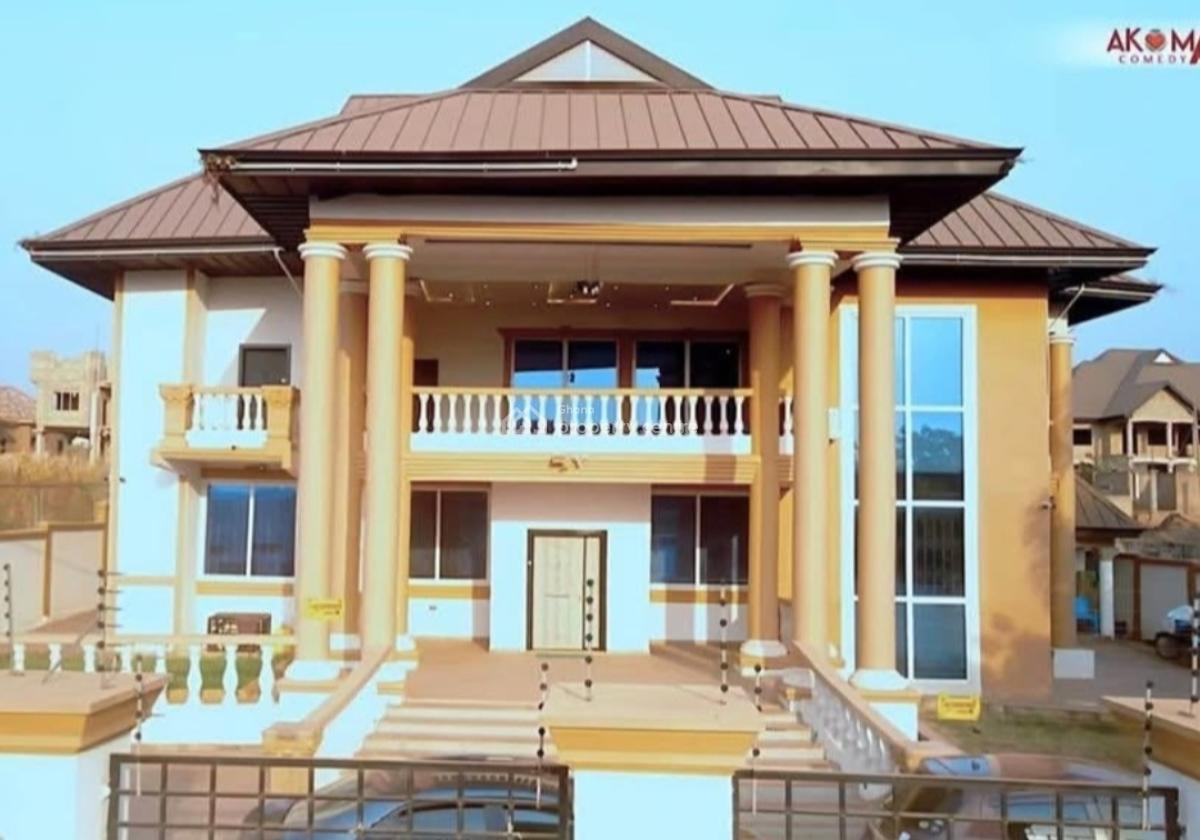 5 Bedrooms, Akyeremade.  on Kwadaso Agric Road., Kumasi Metropolitan, Ashanti, House for Sale