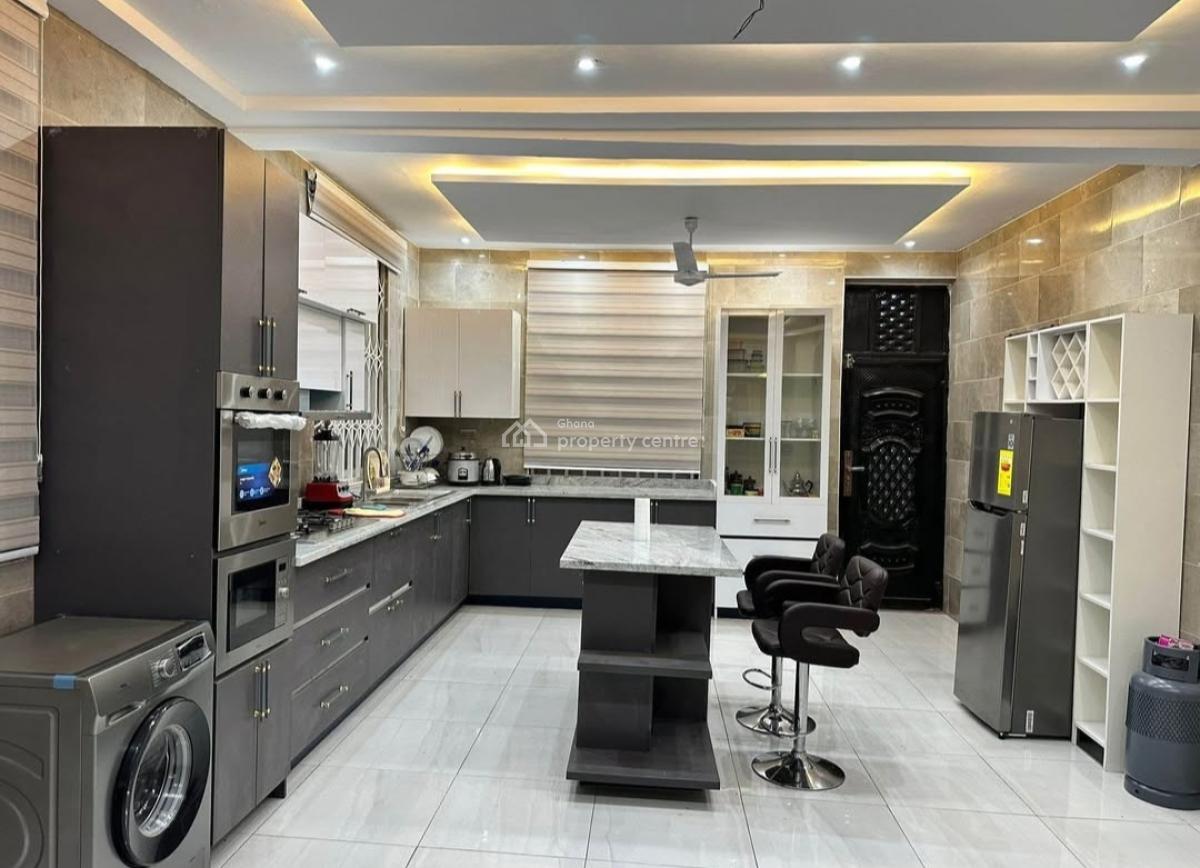 5 Bedrooms, Akyeremade.  on Kwadaso Agric Road., Kumasi Metropolitan, Ashanti, House for Sale