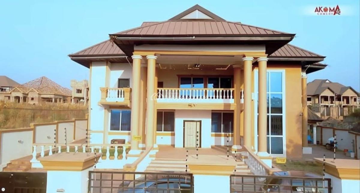 5 Bedrooms, Akyeremade.  on Kwadaso Agric Road., Kumasi Metropolitan, Ashanti, House for Sale