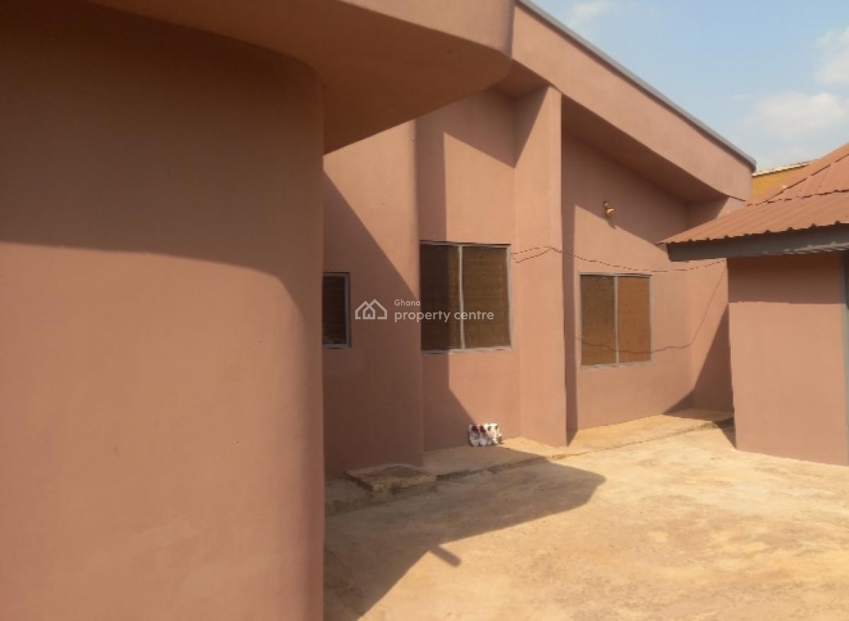Hostel Property  ( Tanoso University), Tanoso, Kumasi Metropolitan, Ashanti, Hostel for Sale