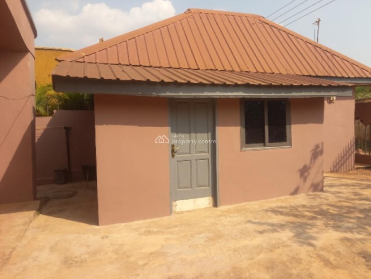 Hostel Property  ( Tanoso University), Tanoso, Kumasi Metropolitan, Ashanti, Hostel for Sale