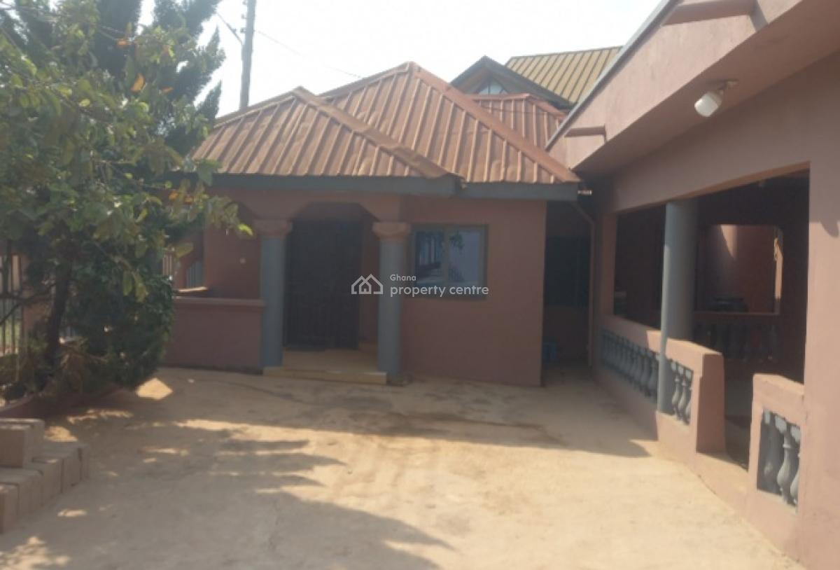 Hostel Property  ( Tanoso University), Tanoso, Kumasi Metropolitan, Ashanti, Hostel for Sale