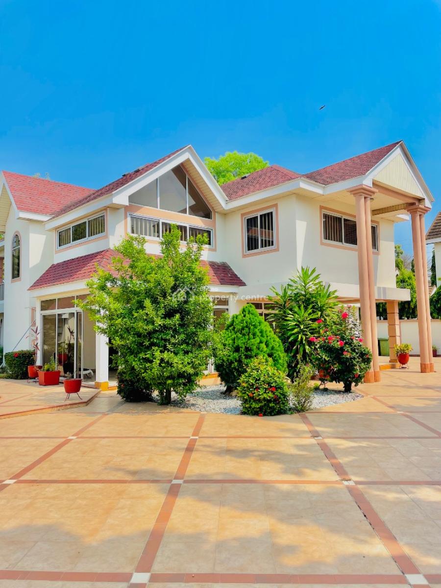 5 Bedroom House, Osu Link, North Ridge, Accra, Townhouse for Rent