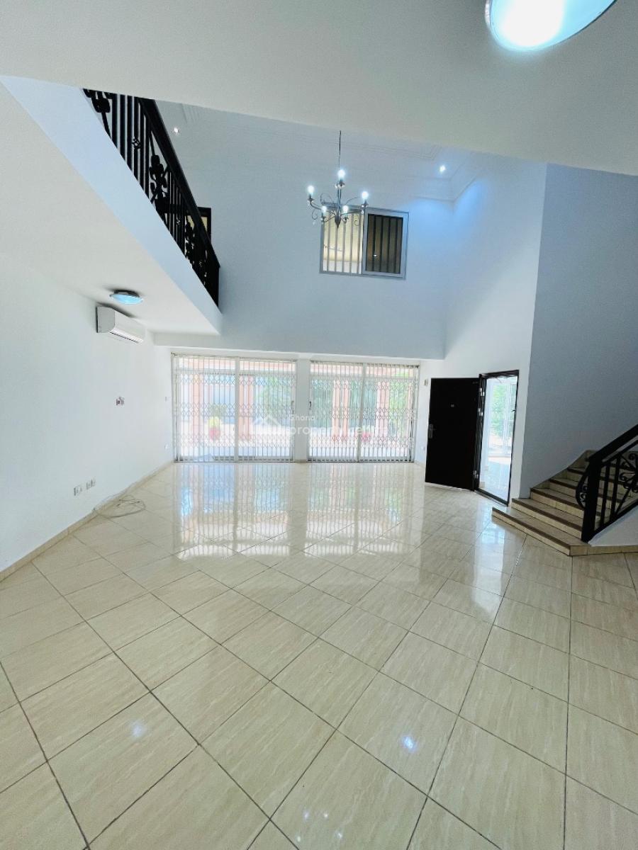 5 Bedroom House, Osu Link, North Ridge, Accra, Townhouse for Rent