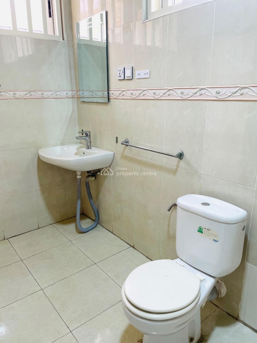 5 Bedroom House, Osu Link, North Ridge, Accra, Townhouse for Rent