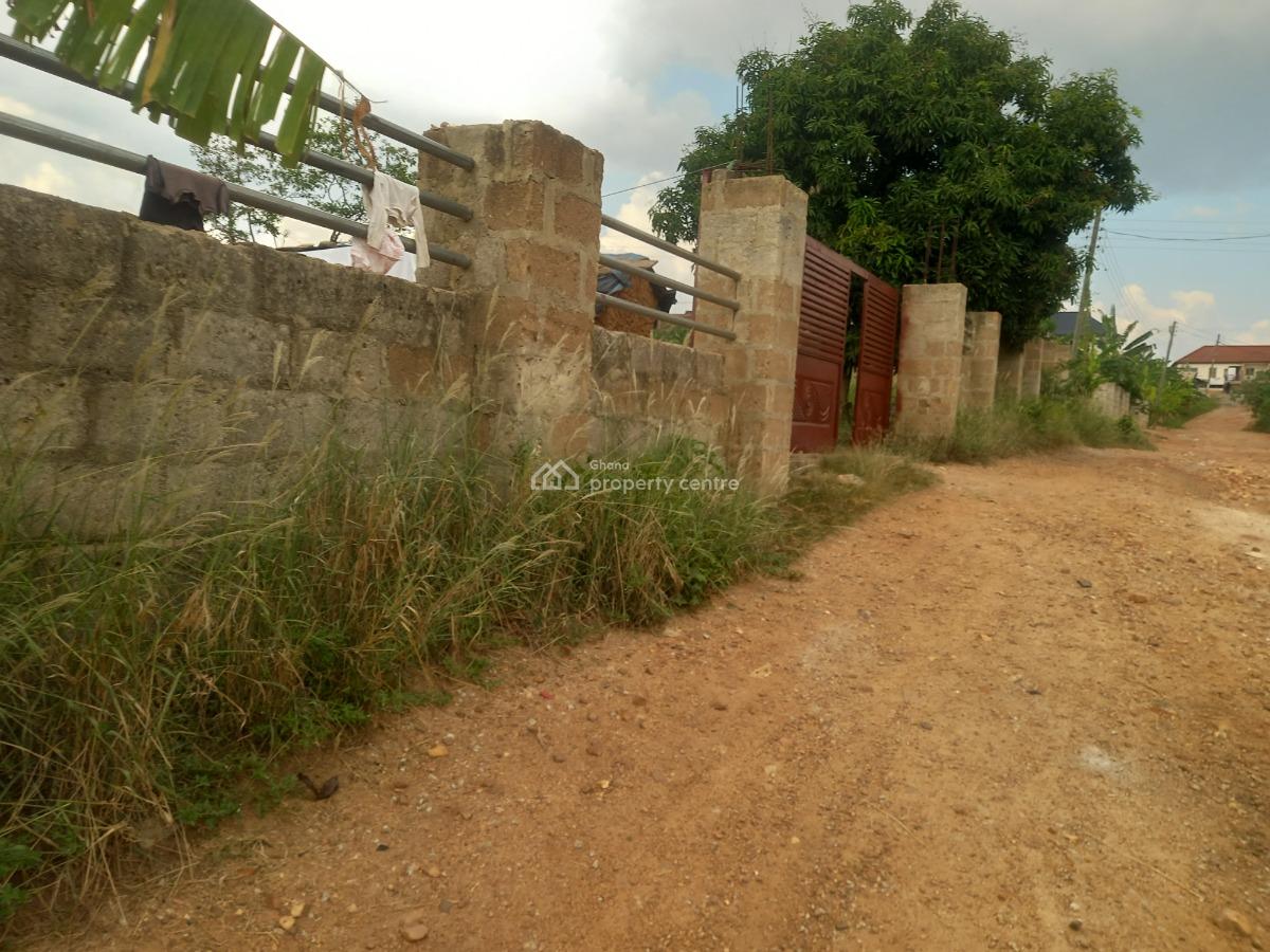 4 Plots  ( 1 Acre Land)  3rd Plots Main Road., Asuofia, on Abrepo Road., Kumasi Metropolitan, Ashanti, Residential Land for Sale