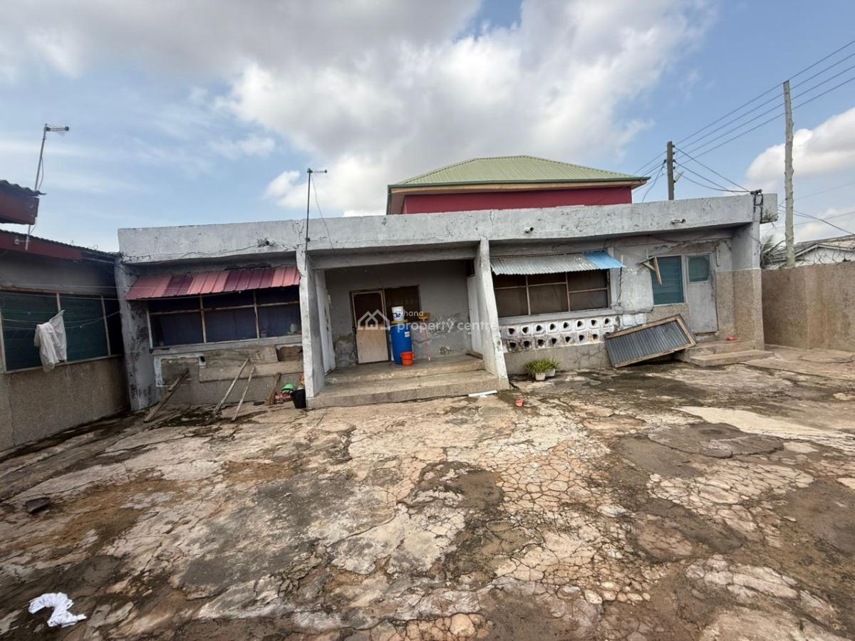 Old 3brm Plus 5 Single Rooms at Lapaz Nyamekye Route Accra, Nyamekye Kata, Lapaz, Accra, Detached Bungalow for Sale