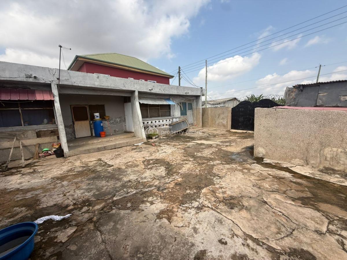 Old 3brm Plus 5 Single Rooms at Lapaz Nyamekye Route Accra, Nyamekye Kata, Lapaz, Accra, Detached Bungalow for Sale