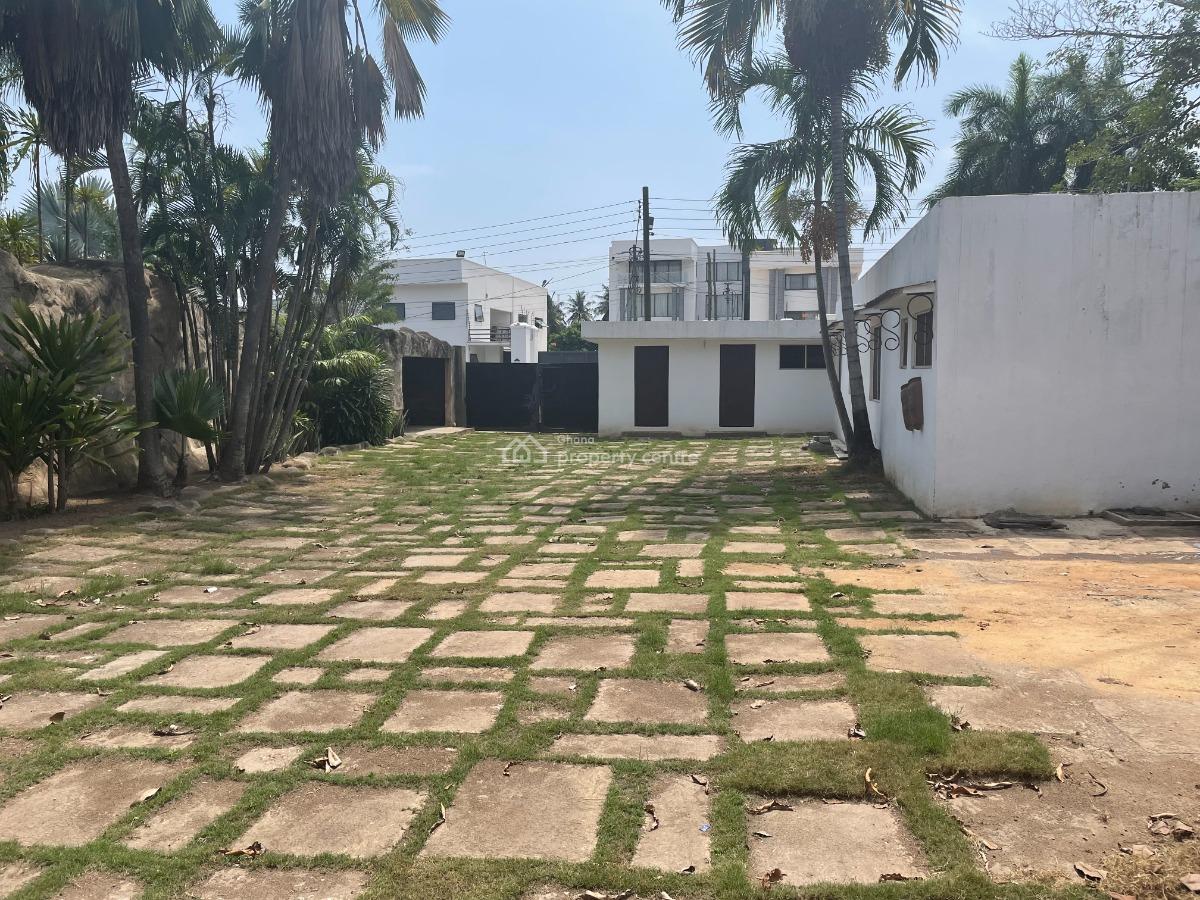 4-bedroom House with Boys Quarters in Dzorwulu, Dzorwulu, Dzorwulu, Accra, Townhouse for Sale