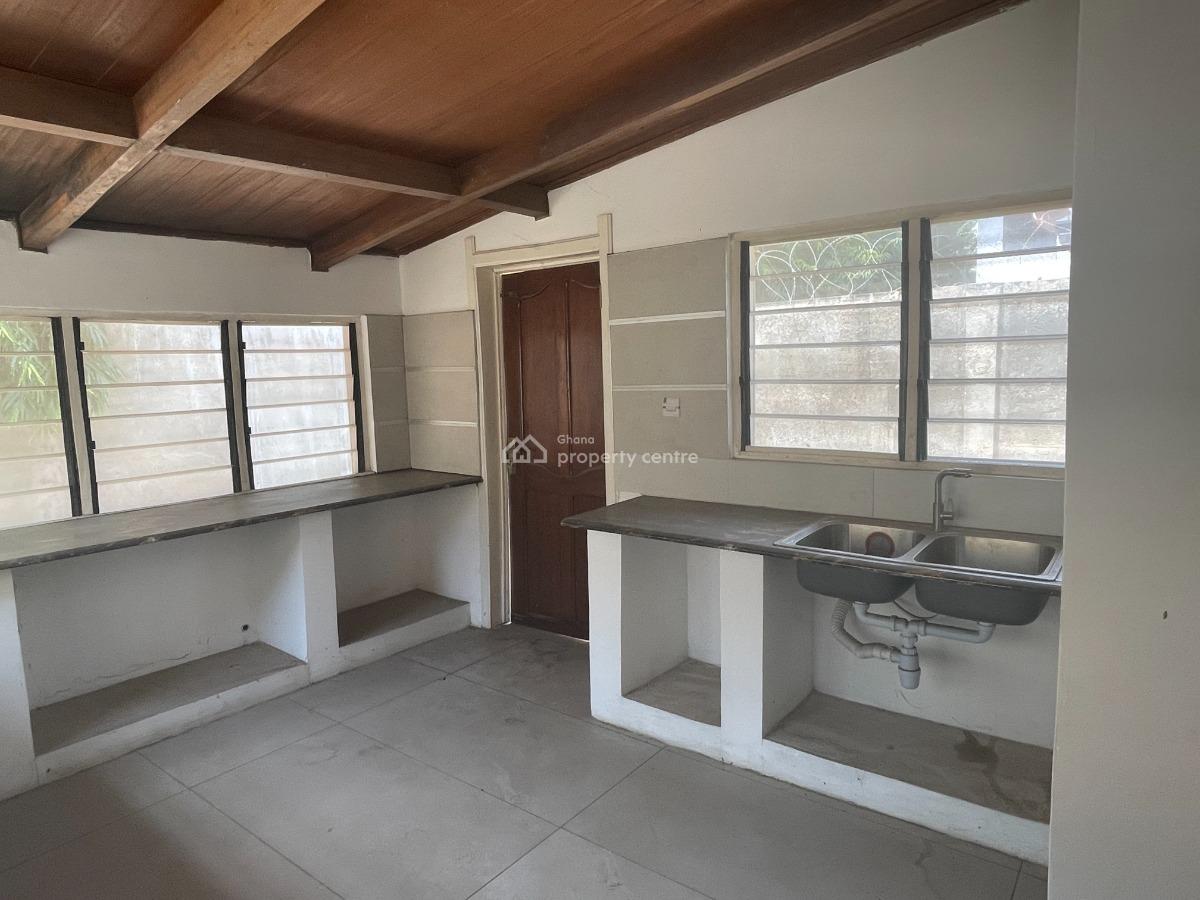 4-bedroom House with Boys Quarters in Dzorwulu, Dzorwulu, Dzorwulu, Accra, Townhouse for Sale