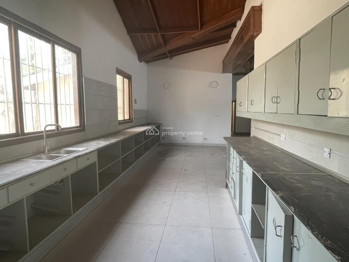 4-bedroom House with Boys Quarters in Dzorwulu, Dzorwulu, Dzorwulu, Accra, Townhouse for Sale