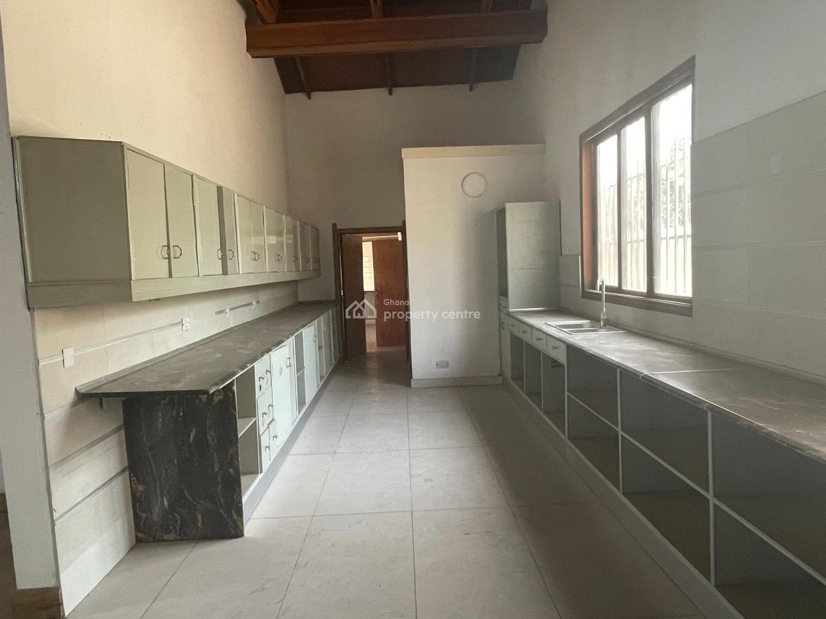 4-bedroom House with Boys Quarters in Dzorwulu, Dzorwulu, Dzorwulu, Accra, Townhouse for Sale