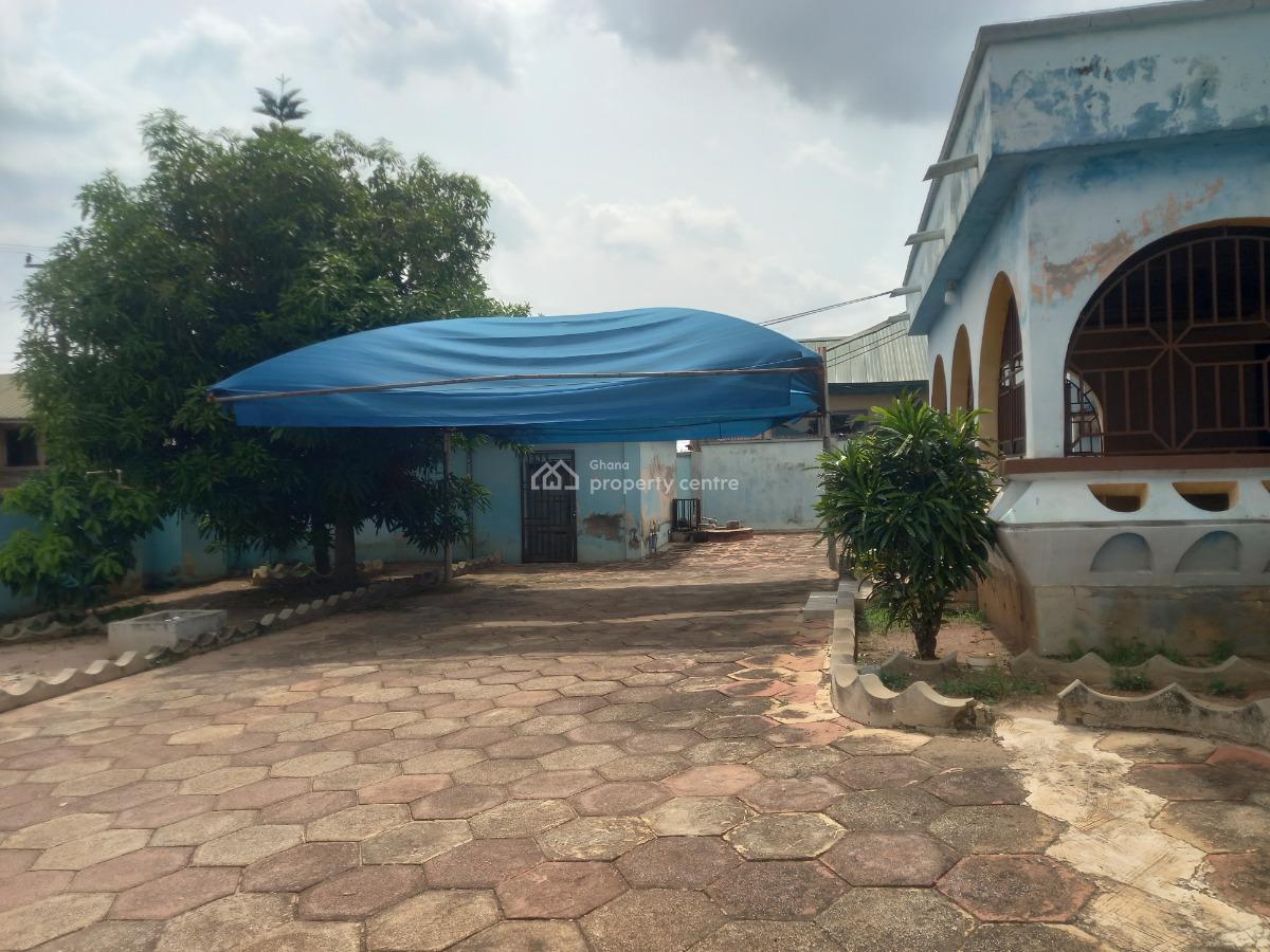 6 Bedrooms, Gyenyase, Near Atonsu, Ayeduase, Kotei, Kumasi Metropolitan, Ashanti, House for Sale