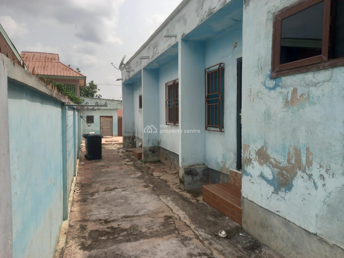 6 Bedrooms, Gyenyase, Near Atonsu, Ayeduase, Kotei, Kumasi Metropolitan, Ashanti, House for Sale