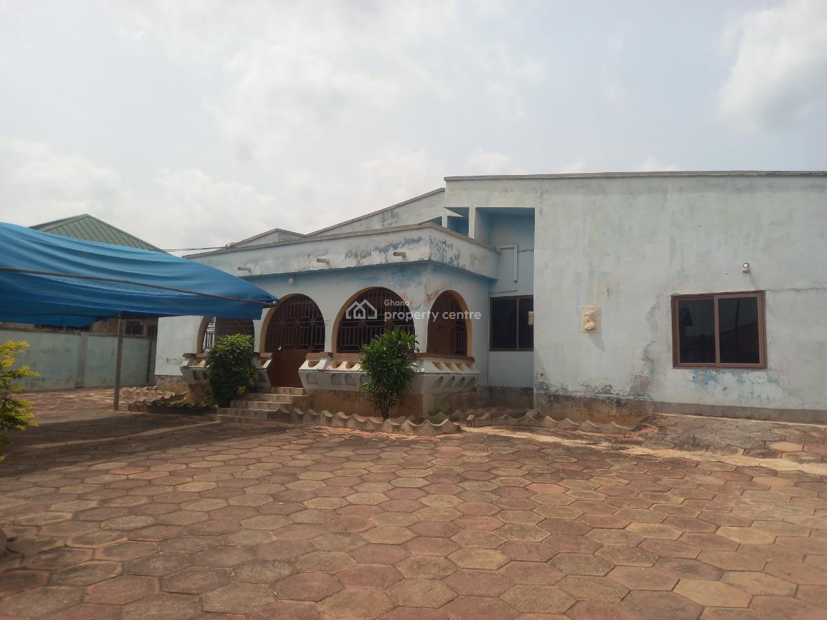 6 Bedrooms, Gyenyase, Near Atonsu, Ayeduase, Kotei, Kumasi Metropolitan, Ashanti, House for Sale