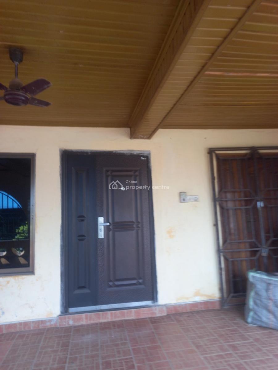 6 Bedrooms, Gyenyase, Near Atonsu, Ayeduase, Kotei, Kumasi Metropolitan, Ashanti, House for Sale