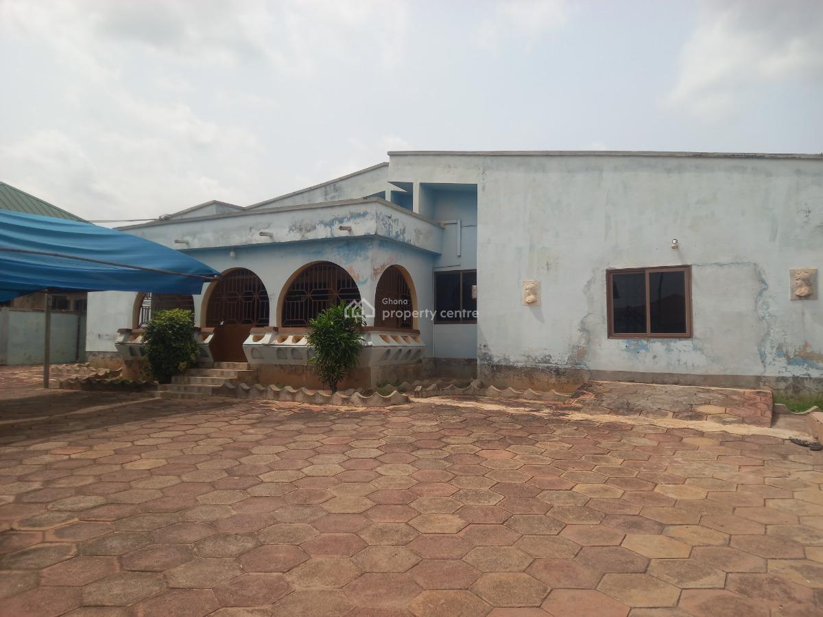 6 Bedrooms, Gyenyase, Near Atonsu, Ayeduase, Kotei, Kumasi Metropolitan, Ashanti, House for Sale