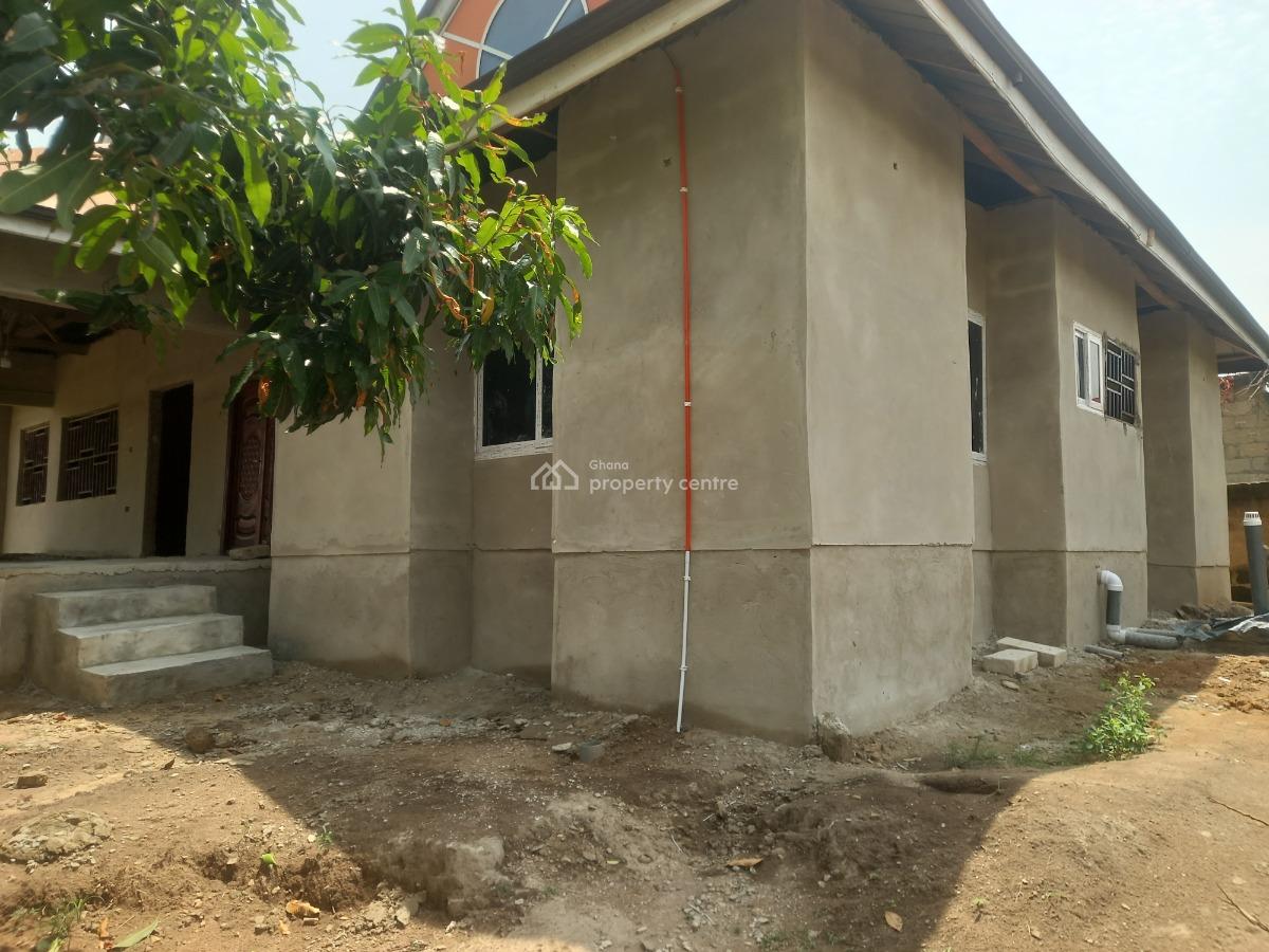 5 Bedrooms, Kenyasi Saaman,  Kenyasi, Bosore., Kumasi Metropolitan, Ashanti, House for Sale