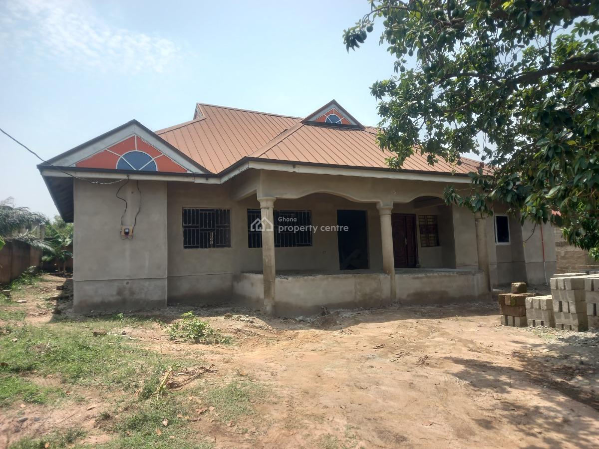 5 Bedrooms, Kenyasi Saaman,  Kenyasi, Bosore., Kumasi Metropolitan, Ashanti, House for Sale