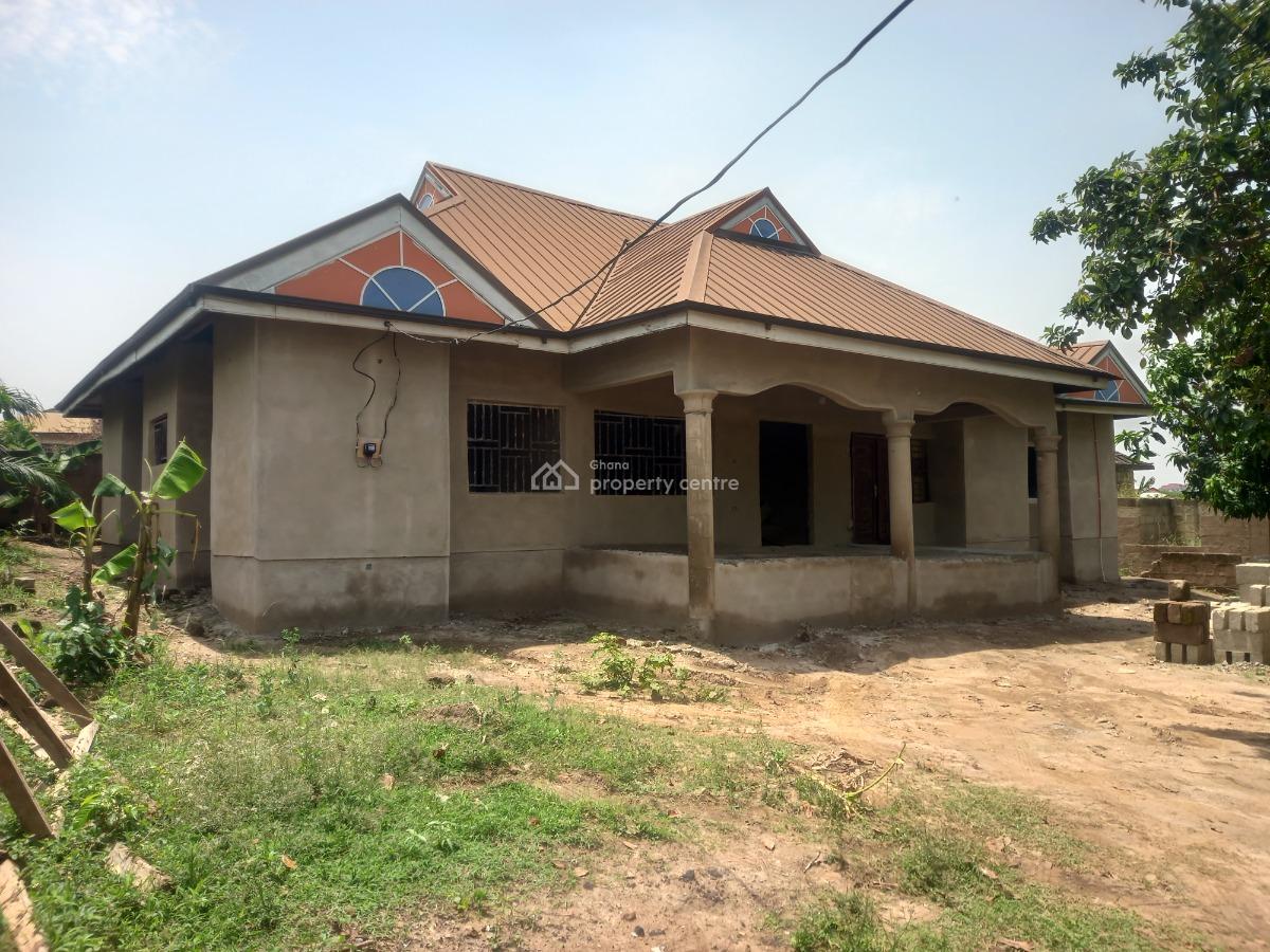 5 Bedrooms, Kenyasi Saaman,  Kenyasi, Bosore., Kumasi Metropolitan, Ashanti, House for Sale