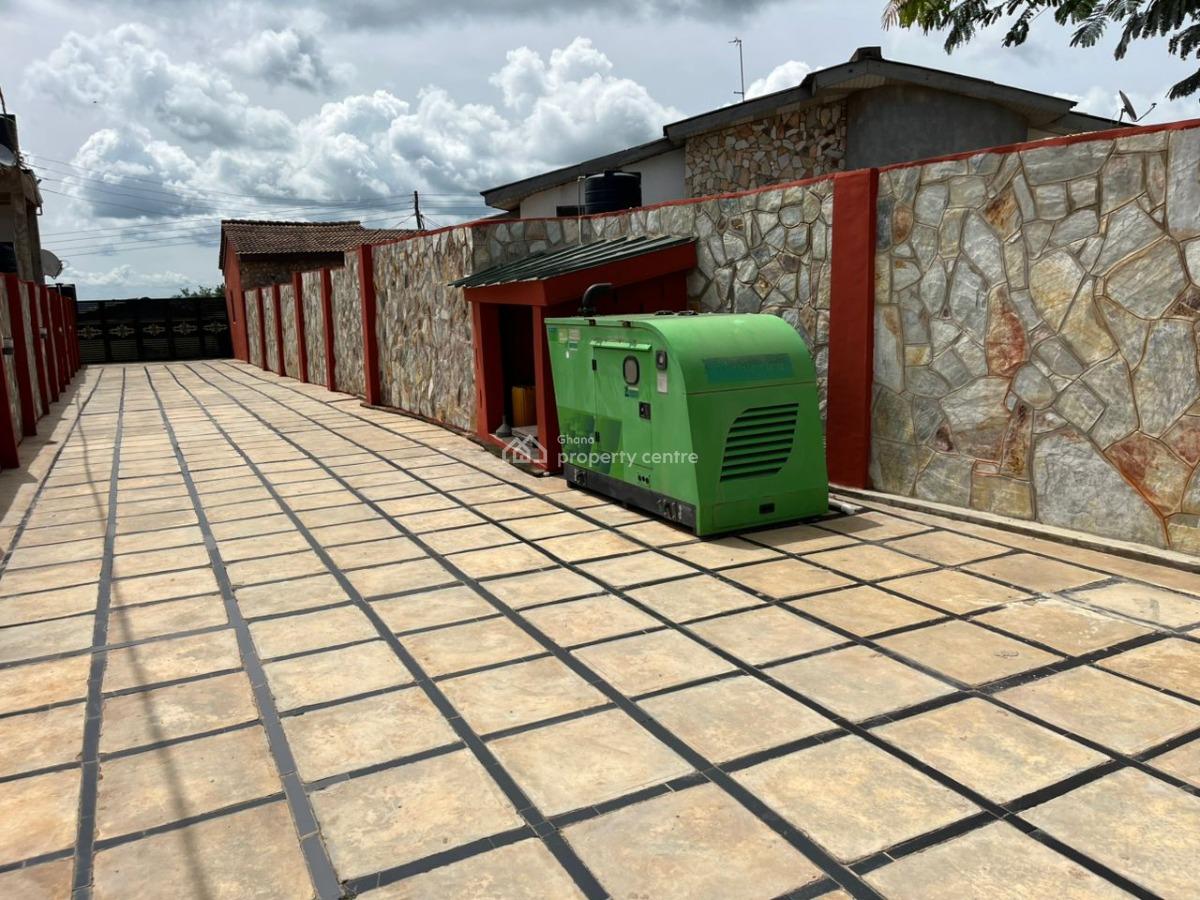 Executive 4 Bedrooms, Aburi, Akuapim South Municipal, Eastern Region, House for Sale