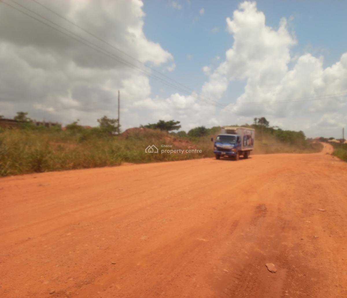 Road Side 4 Plots  ( 1 Acre Land), Pakyi No 1, Semenhyia Road. on Santasi Road., Kumasi Metropolitan, Ashanti, Land for Sale