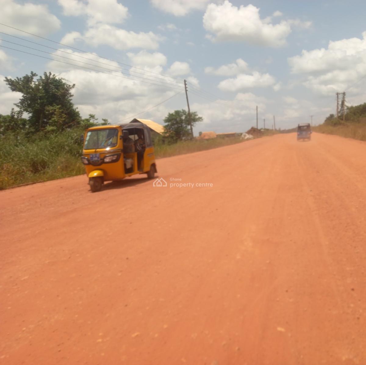 Road Side 4 Plots  ( 1 Acre Land), Pakyi No 1, Semenhyia Road. on Santasi Road., Kumasi Metropolitan, Ashanti, Land for Sale