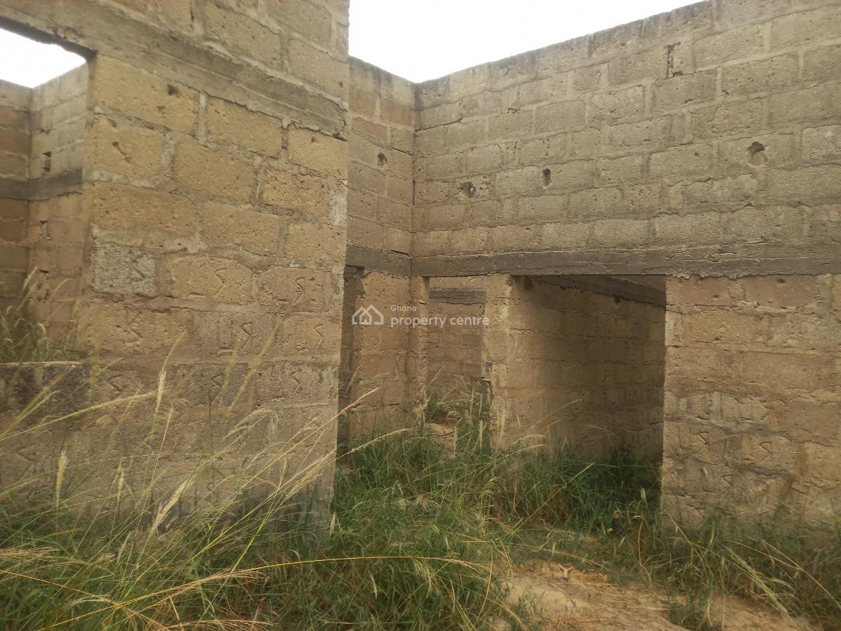 8 Bedrooms   Offinso  ( Near The Training College), Offinso, Near The Offinso Training College., Offinso Municipal, Ashanti, House for Sale