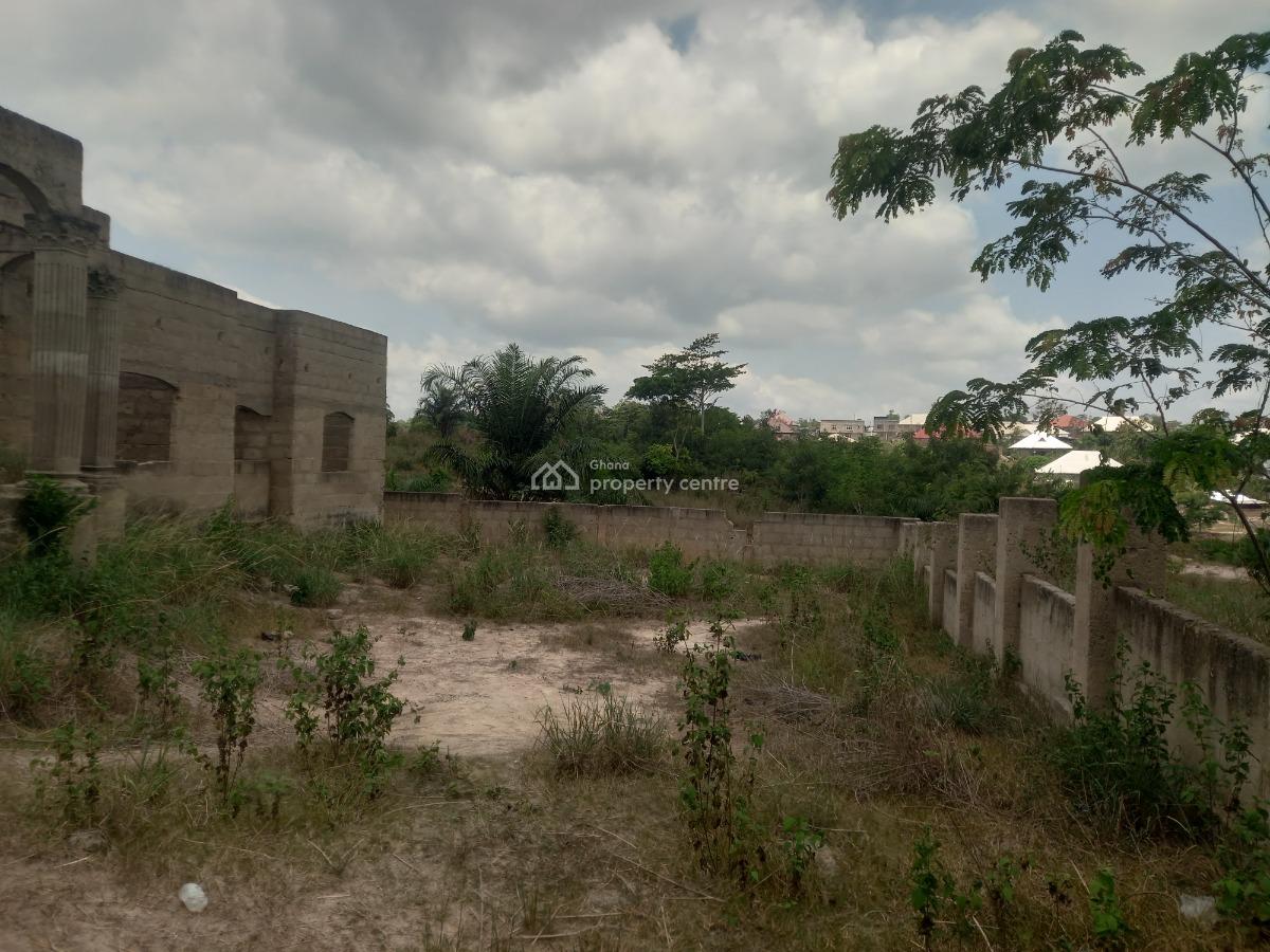 8 Bedrooms   Offinso  ( Near The Training College), Offinso, Near The Offinso Training College., Offinso Municipal, Ashanti, House for Sale