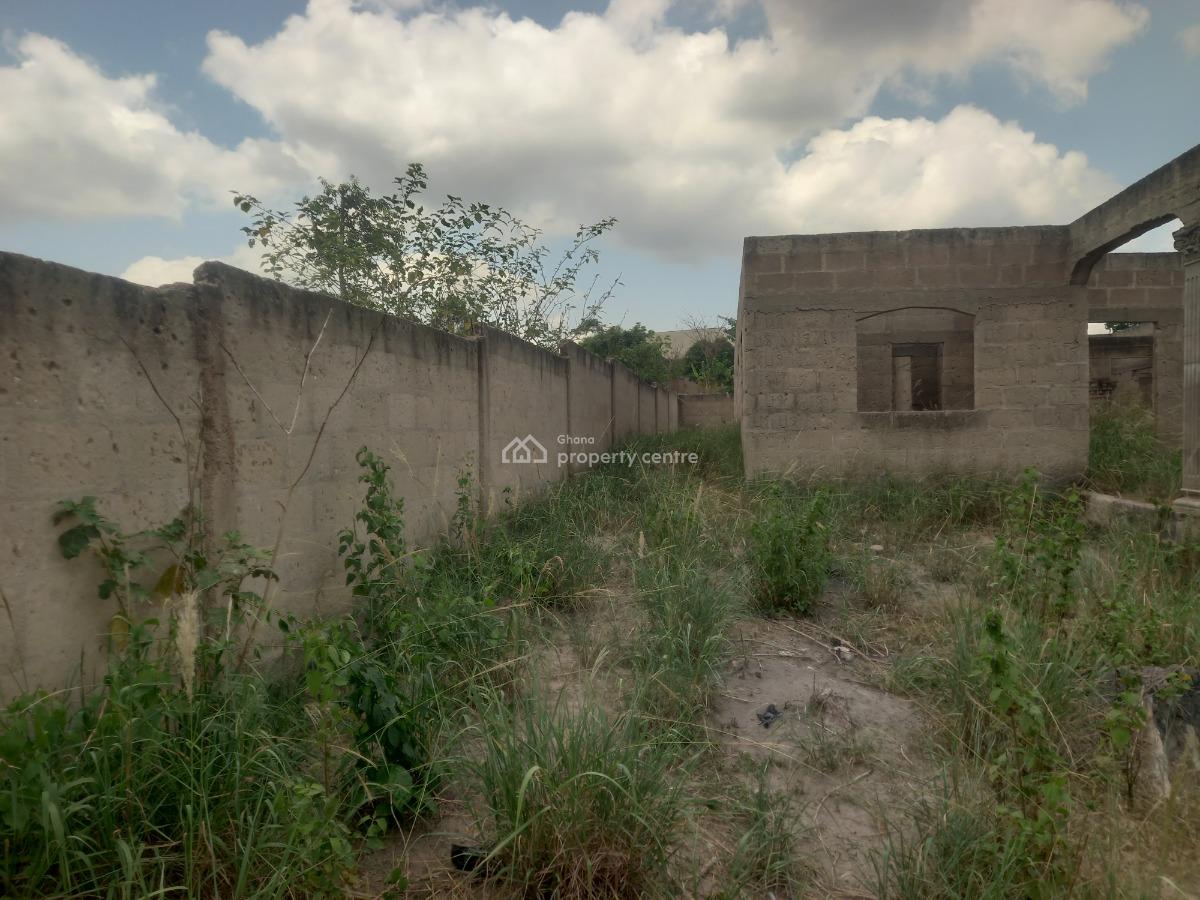 8 Bedrooms   Offinso  ( Near The Training College), Offinso, Near The Offinso Training College., Offinso Municipal, Ashanti, House for Sale