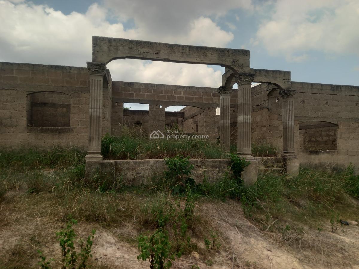 8 Bedrooms   Offinso  ( Near The Training College), Offinso, Near The Offinso Training College., Offinso Municipal, Ashanti, House for Sale