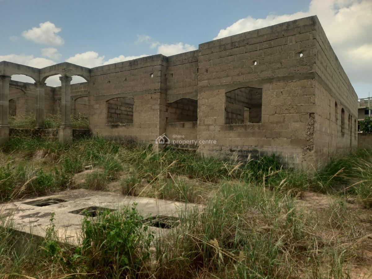 8 Bedrooms   Offinso  ( Near The Training College), Offinso, Near The Offinso Training College., Offinso Municipal, Ashanti, House for Sale