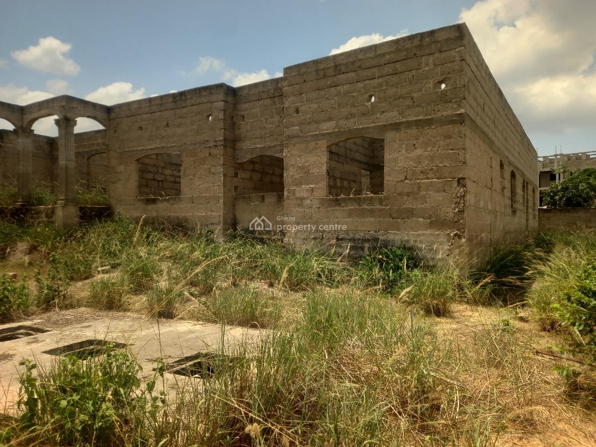 8 Bedrooms   Offinso  ( Near The Training College), Offinso, Near The Offinso Training College., Offinso Municipal, Ashanti, House for Sale