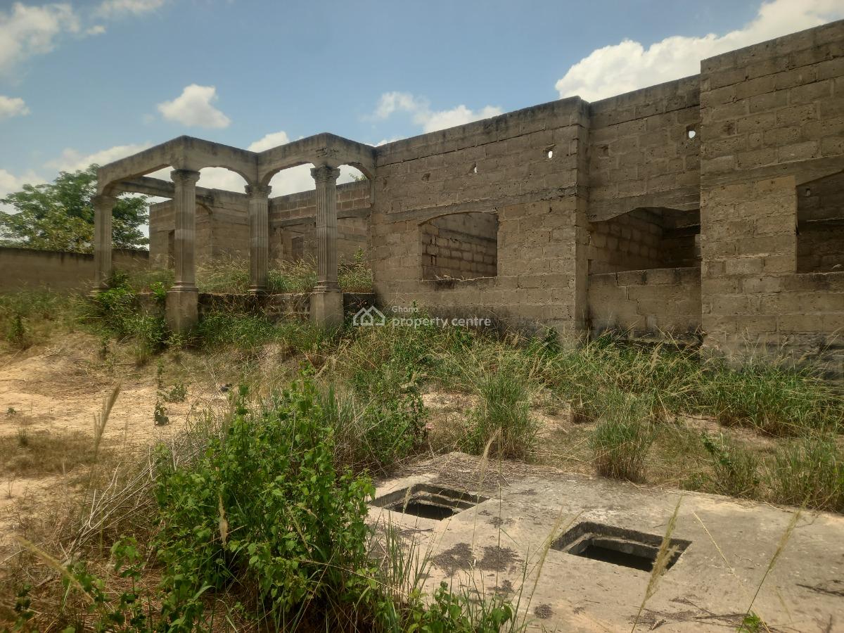 8 Bedrooms   Offinso  ( Near The Training College), Offinso, Near The Offinso Training College., Offinso Municipal, Ashanti, House for Sale