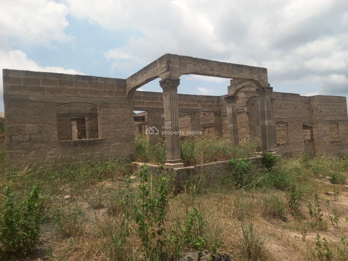 8 Bedrooms   Offinso  ( Near The Training College), Offinso, Near The Offinso Training College., Offinso Municipal, Ashanti, House for Sale