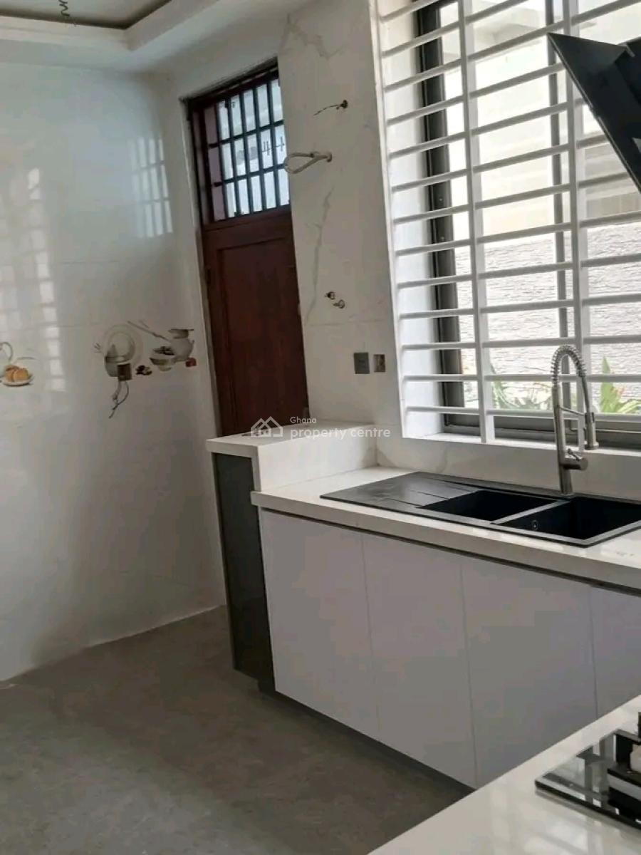 Executive 4-bedroom Townhouse @ East Legon, East Legon, Accra, House for Rent