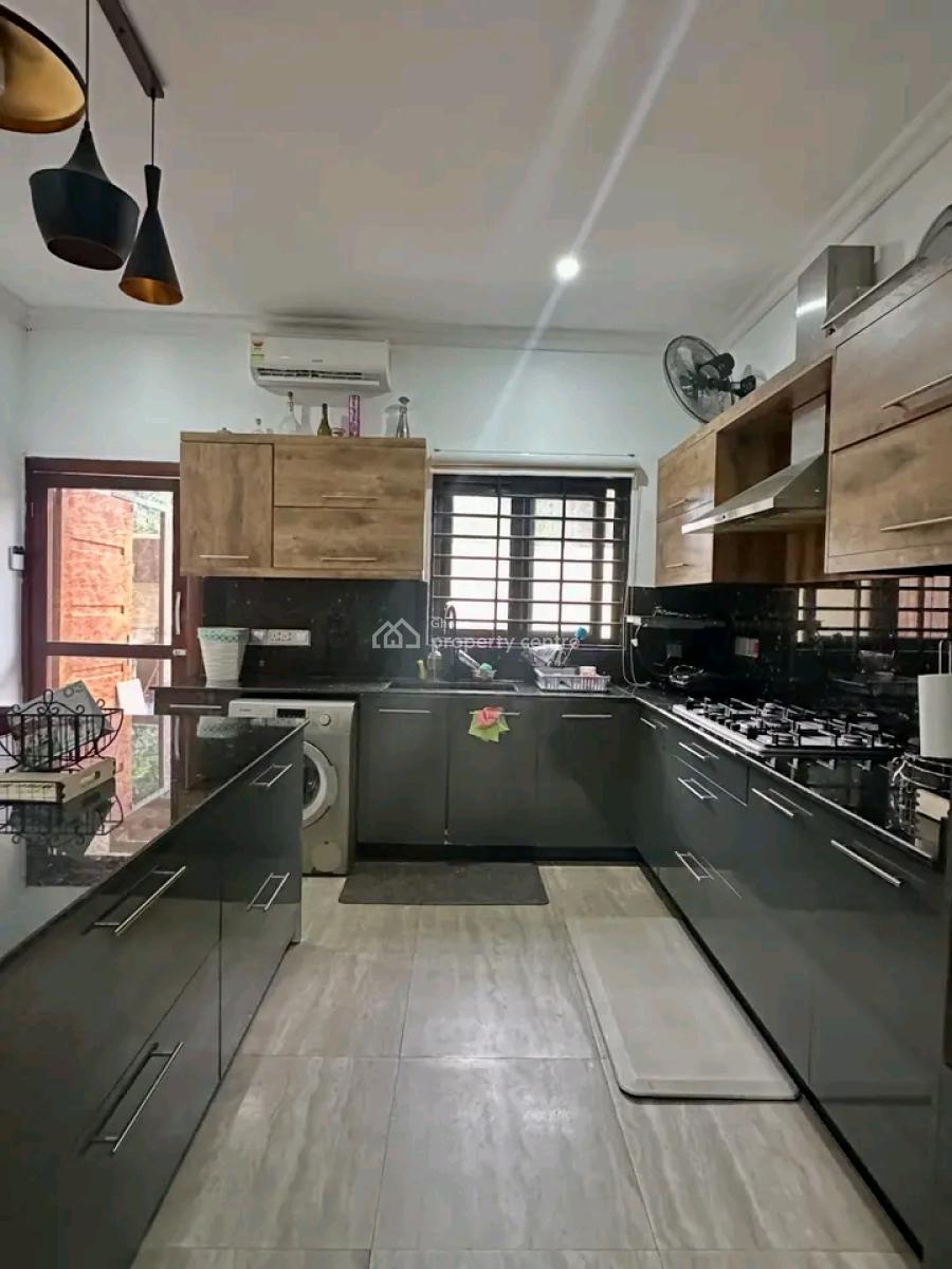 Executive 4-bedroom Penthouse @ Cantonment, Cantonments, Accra, Townhouse for Rent