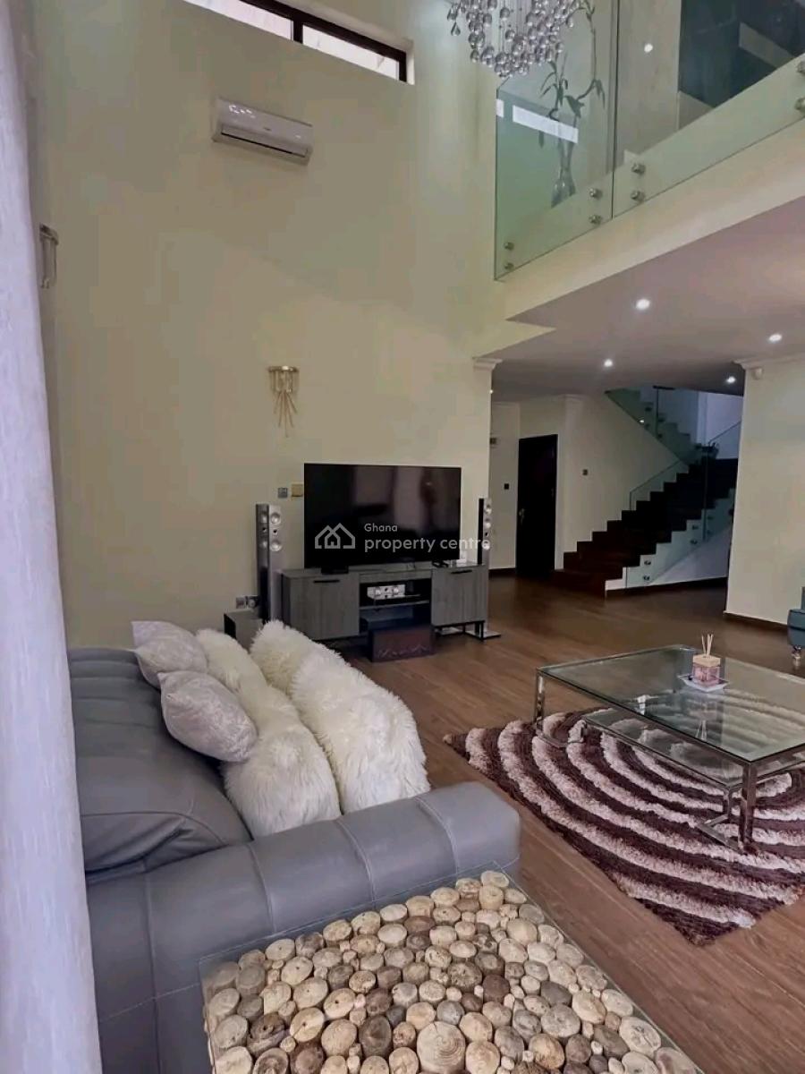 Executive 4-bedroom Penthouse @ Cantonment, Cantonments, Accra, Townhouse for Rent