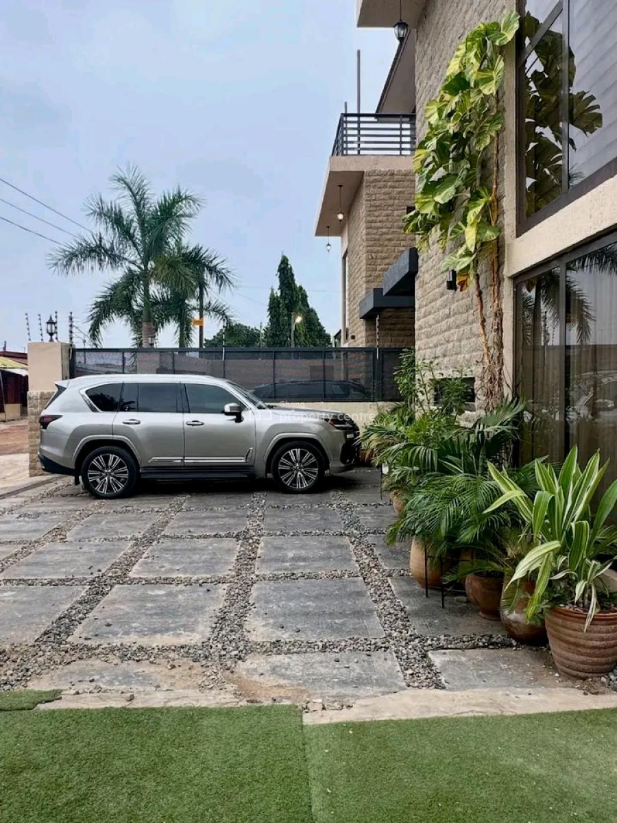 Executive 4-bedroom Penthouse @ Cantonment, Cantonments, Accra, Townhouse for Rent